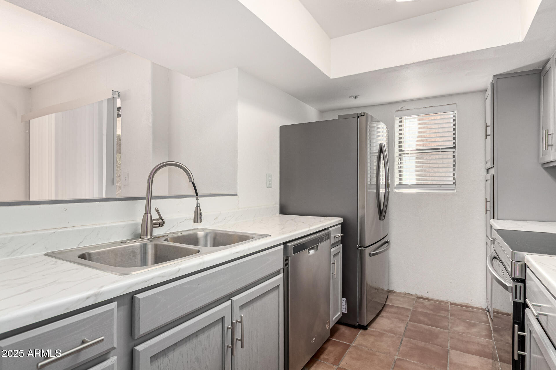 7502 East Thomas Road, Unit 110 Scottsdale, AZ 85251 - Photo 3 of 22 Kitchen