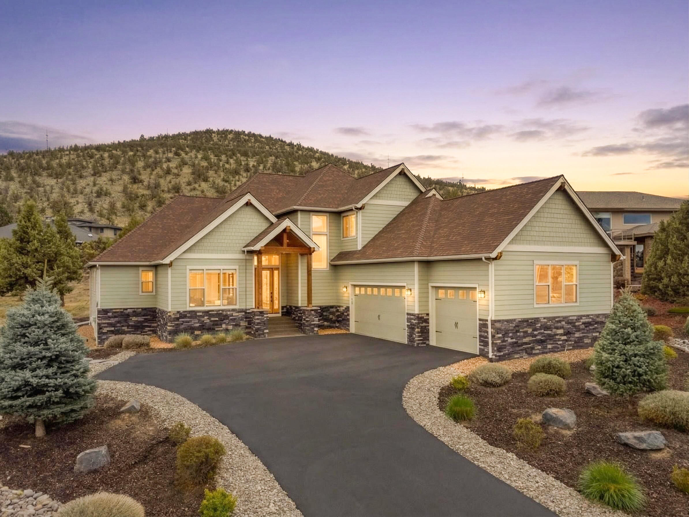 10276 Sundance Ridge Loop Redmond, OR 97756 - Photo 1 of 104 02-Virtual Twilight