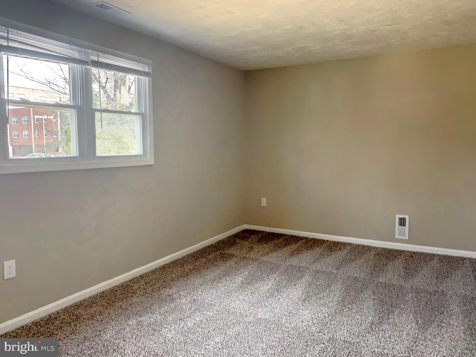 509 Spruce Avenue Pitman, NJ 08071 - Photo 12 of 25 an empty room with a window