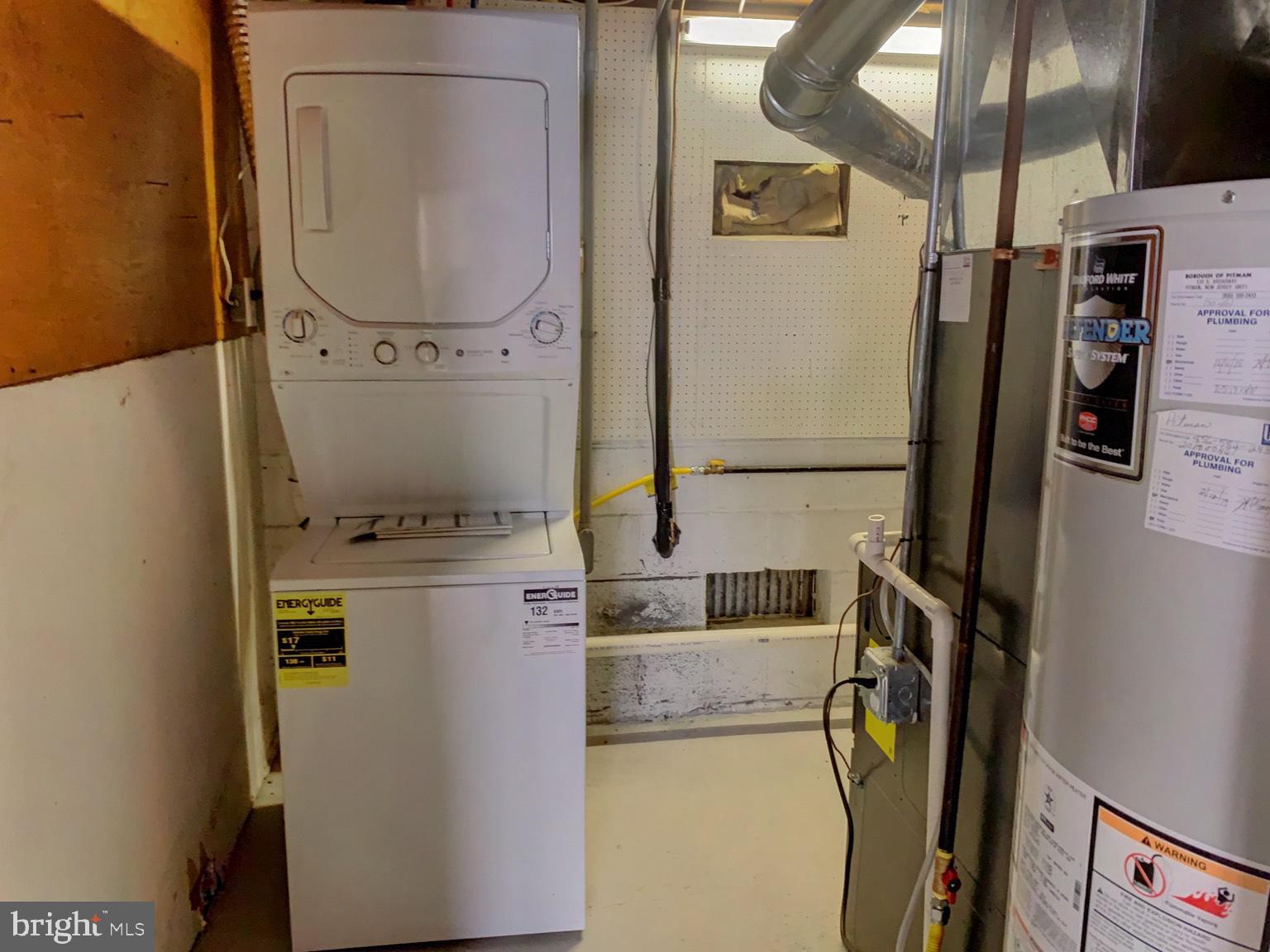 509 Spruce Avenue Pitman, NJ 08071 - Photo 19 of 25 a utility room with dryer and washer