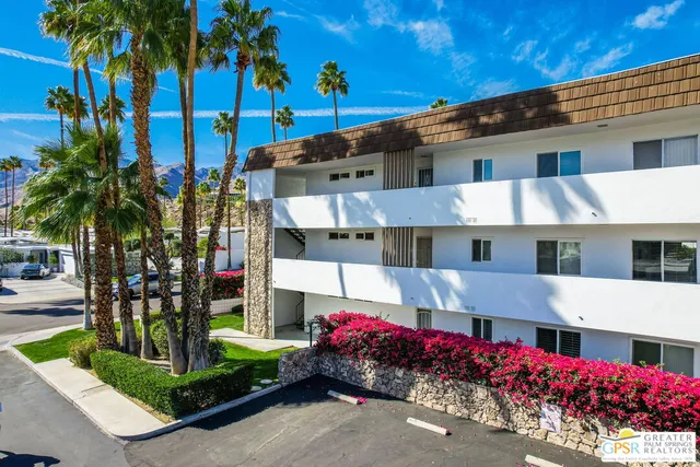 $359,999 | 2393 South Sky View Drive, Unit 1, Palm Springs, CA 92264