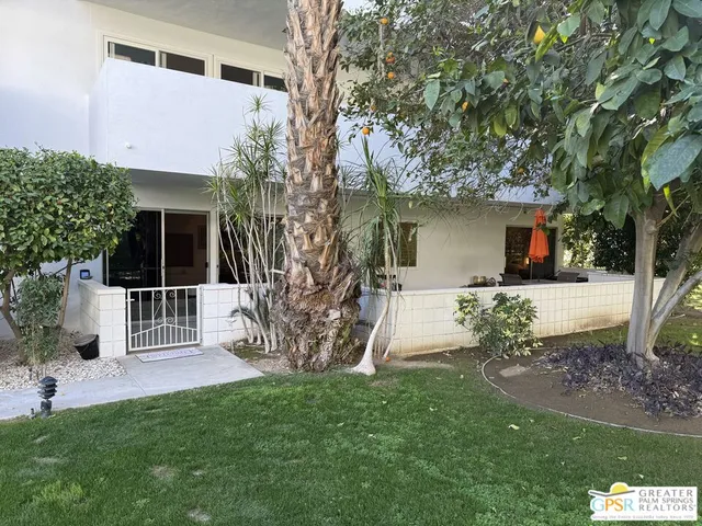 $359,999 | 2393 South Sky View Drive, Unit 1, Palm Springs, CA 92264