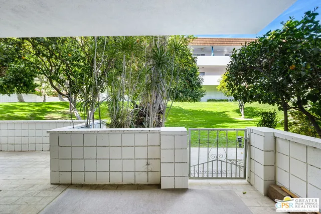 $359,999 | 2393 South Sky View Drive, Unit 1, Palm Springs, CA 92264