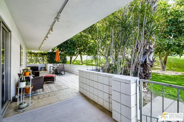 $359,999 | 2393 South Sky View Drive, Unit 1, Palm Springs, CA 92264