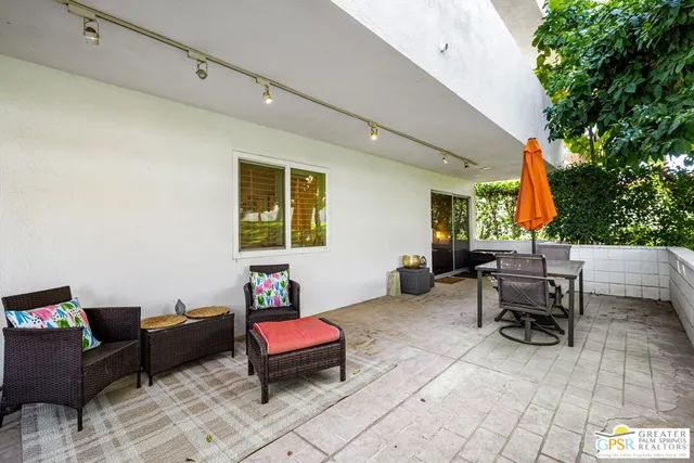 $359,999 | 2393 South Sky View Drive, Unit 1, Palm Springs, CA 92264