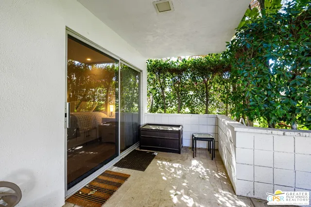 $359,999 | 2393 South Sky View Drive, Unit 1, Palm Springs, CA 92264