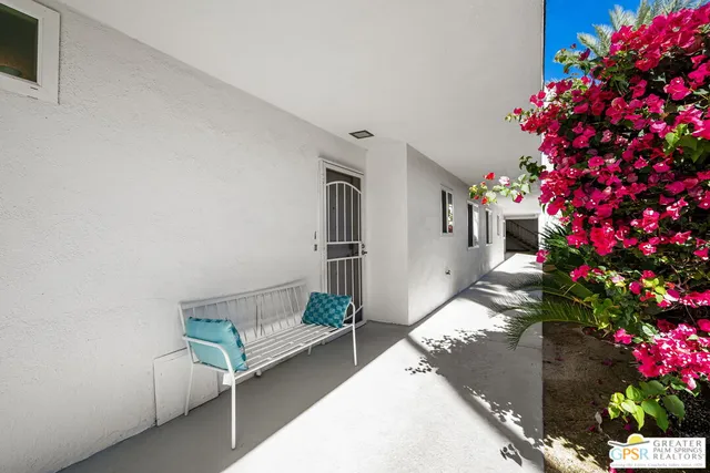 $359,999 | 2393 South Sky View Drive, Unit 1, Palm Springs, CA 92264