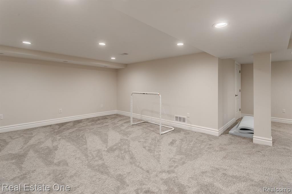 5699 Raven Road Bloomfield Hills, MI 48301 - Photo 34 of 44