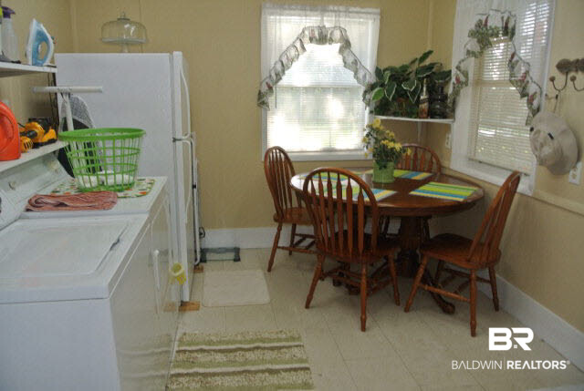 211 West Rose Avenue Foley, AL 36535 - Photo 16 of 20 Dining Area