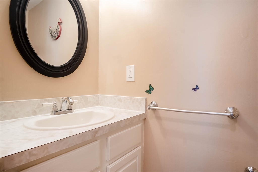 43 Ellsworth Avenue Springfield, MA 01118 - Photo 14 of 35