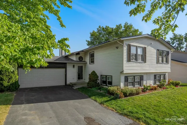 $429,000 | 2504 Brook Lane, Aurora, IL 60504