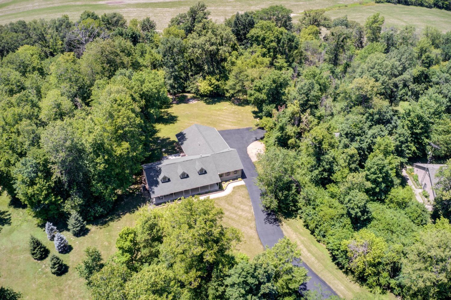 239 Mitchell Road Wilmington, OH 45177 - Photo 2 of 37