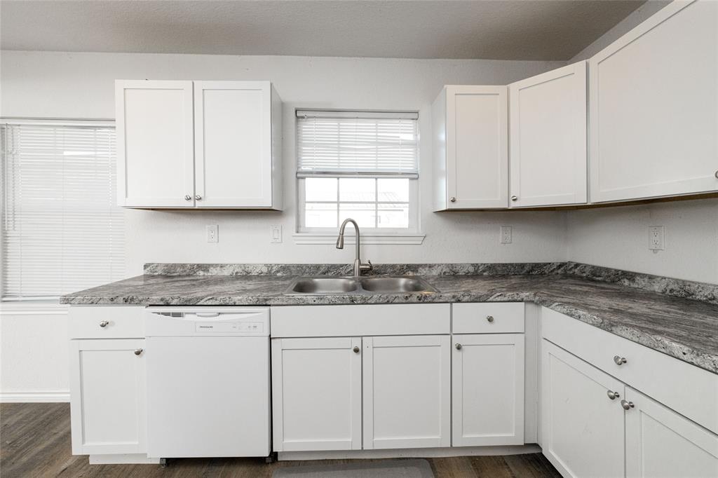 205 Highway 101 Chico, TX 76431 - Photo 16 of 29 Plenty of counter top space!