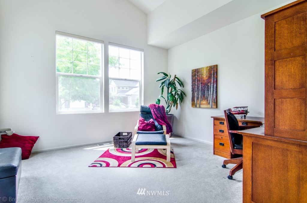 27410 Maple Ridge Way Southeast Maple Valley, WA 98038 - Photo 5 of 25