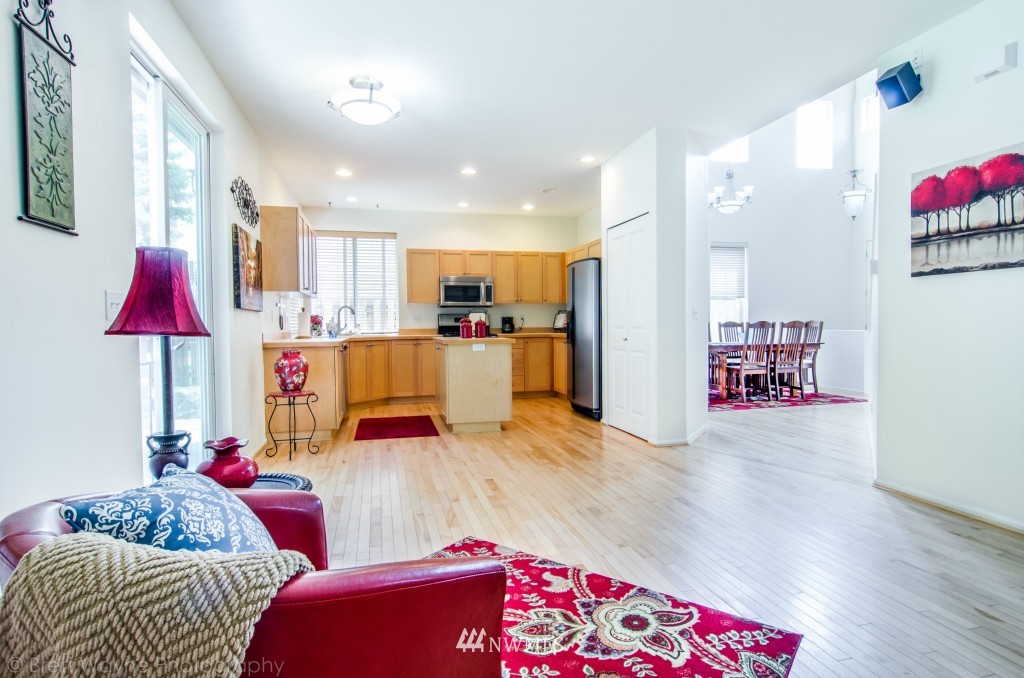 27410 Maple Ridge Way Southeast Maple Valley, WA 98038 - Photo 7 of 25