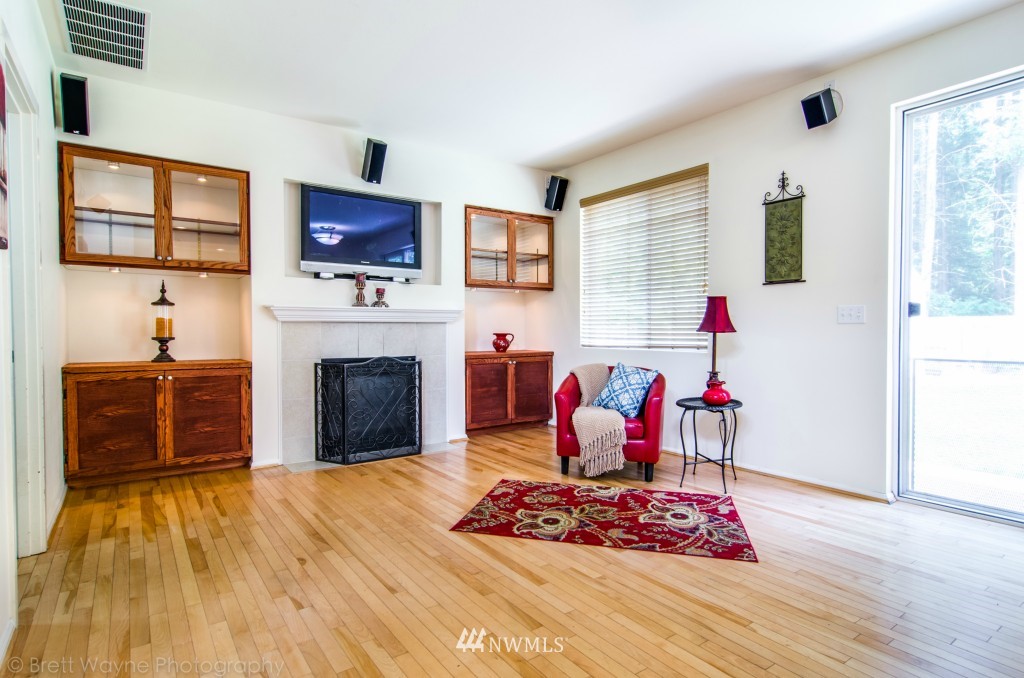 27410 Maple Ridge Way Southeast Maple Valley, WA 98038 - Photo 9 of 25
