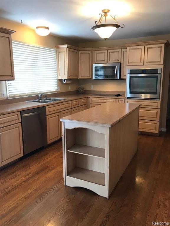 1403 Tulberry Circle Rochester, MI 48306 - Photo 12 of 91 Tulberry20.jpg