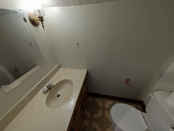 $125,900 | 620 West 3rd Street, Bicknell, IN 47512