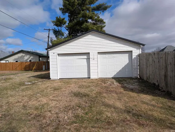 $125,900 | 620 West 3rd Street, Bicknell, IN 47512