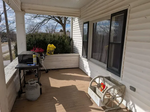 $125,900 | 620 West 3rd Street, Bicknell, IN 47512