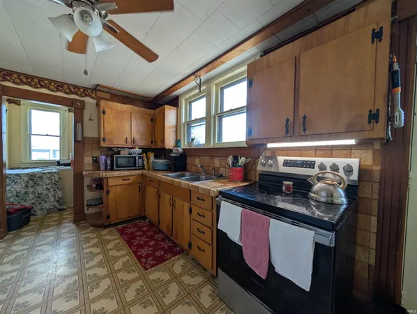 $125,900 | 620 West 3rd Street, Bicknell, IN 47512