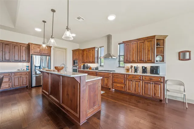 $929,000 | 120 Legacy Boulevard, Point Blank, TX 77364