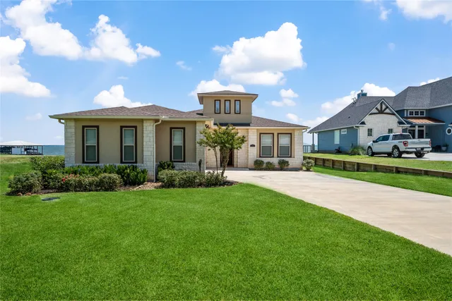 $929,000 | 120 Legacy Boulevard, Point Blank, TX 77364