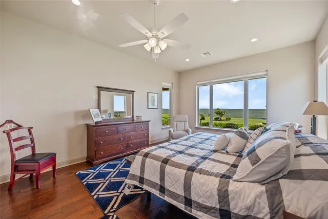 $929,000 | 120 Legacy Boulevard, Point Blank, TX 77364