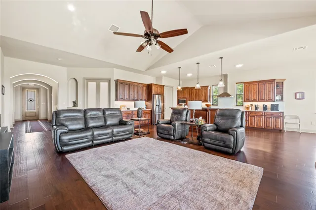 $929,000 | 120 Legacy Boulevard, Point Blank, TX 77364