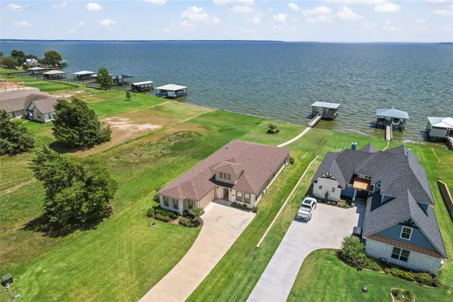 $929,000 | 120 Legacy Boulevard, Point Blank, TX 77364