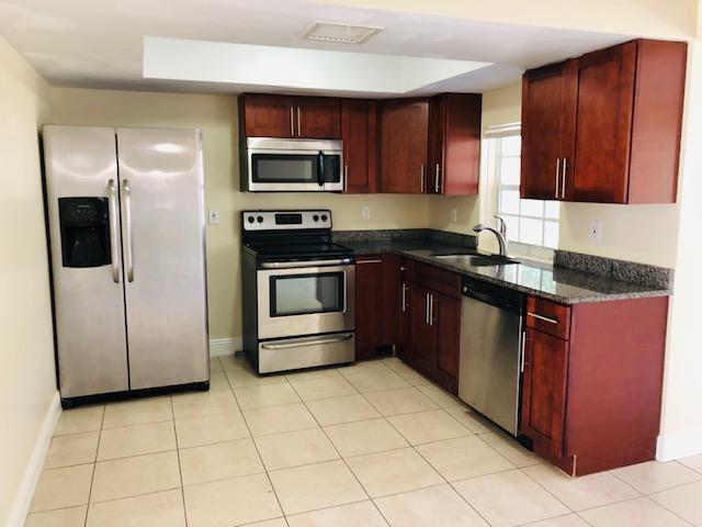 401 Southwest 4th Street Boynton Beach, FL 33435 - Photo 4 of 13 IMG_6369