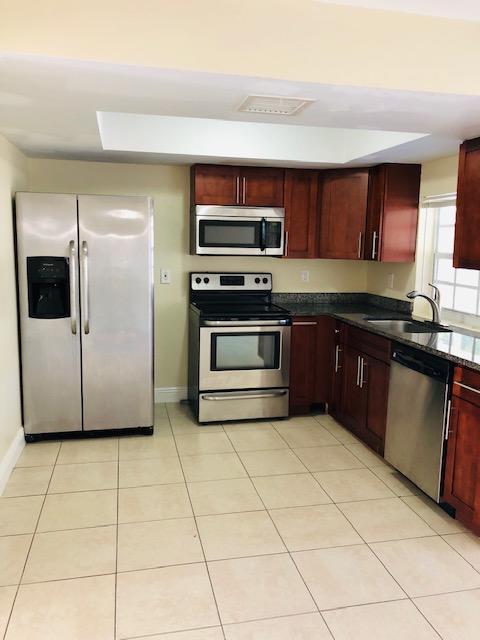 401 Southwest 4th Street Boynton Beach, FL 33435 - Photo 5 of 13 IMG_6368