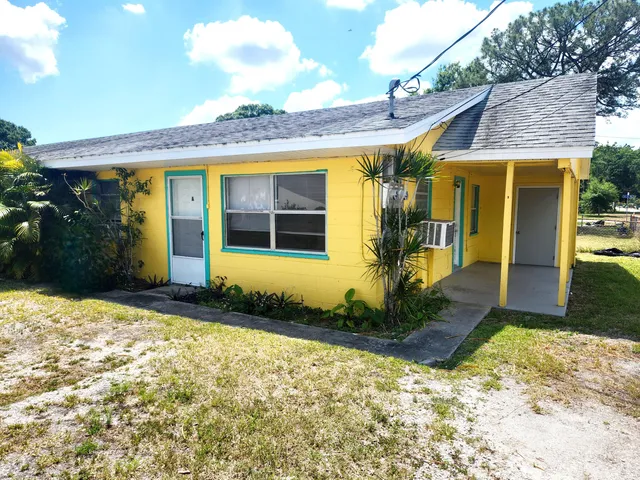 $1,325 | 72 Bossieux Boulevard, Unit A, West Melbourne, FL 32904