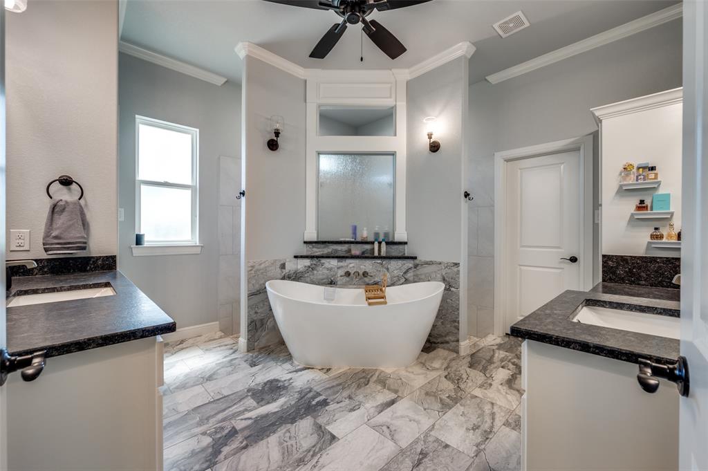 131 San Miguel Drive Decatur, TX 76234 - Photo 26 of 40 a living room with a couch and a table