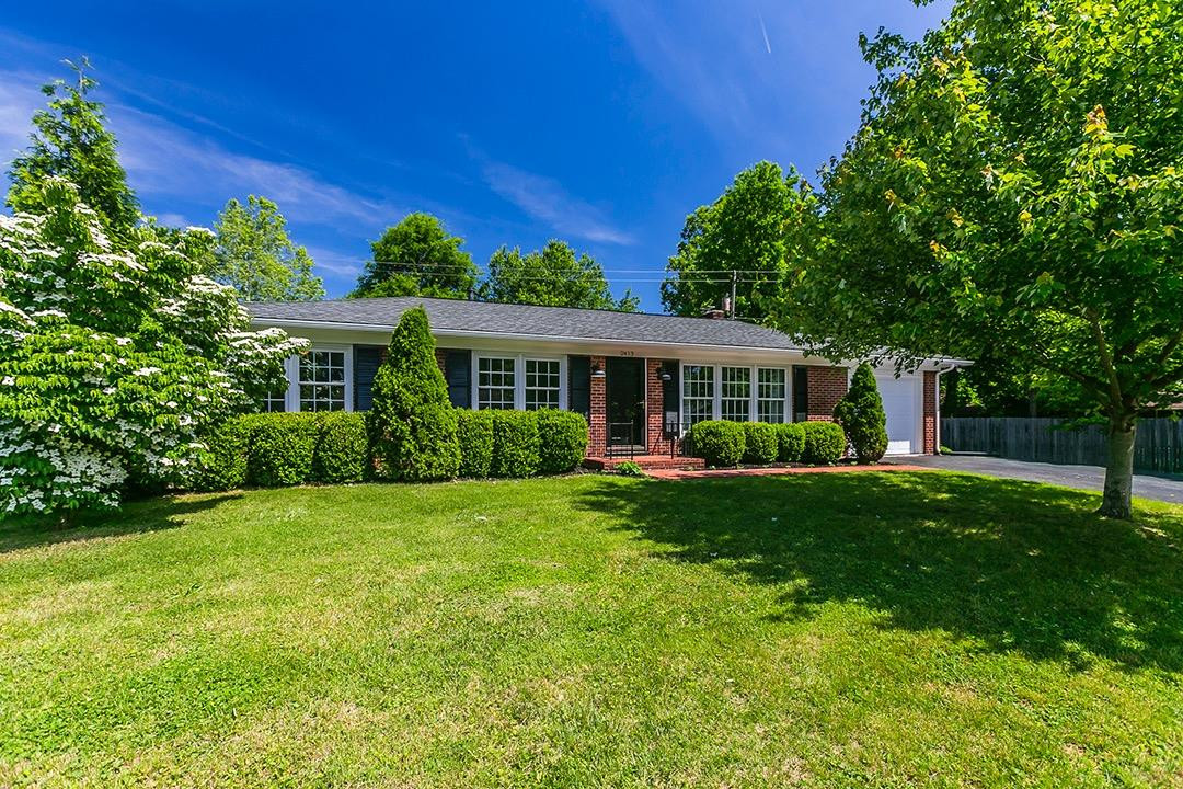 2413 Larkin Road Lexington, KY 40503 - Photo 3 of 32 Listing Photo