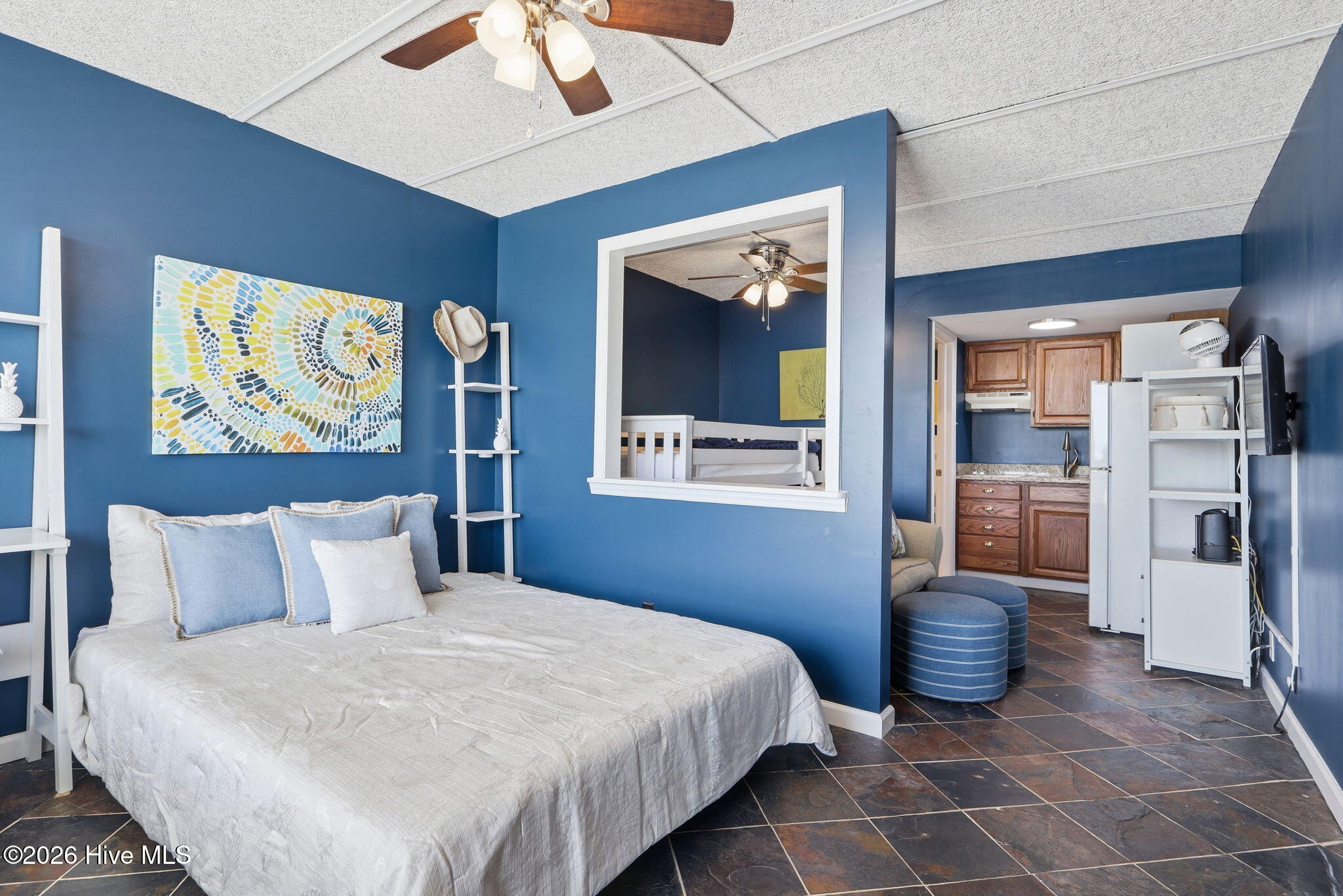 1918 West Fort Macon Road, Unit 233 BOGUE SHORES CONDOMIN Atlantic Beach, NC 28512 - Photo 7 of 23 16-web-or-mls-1S3A3532