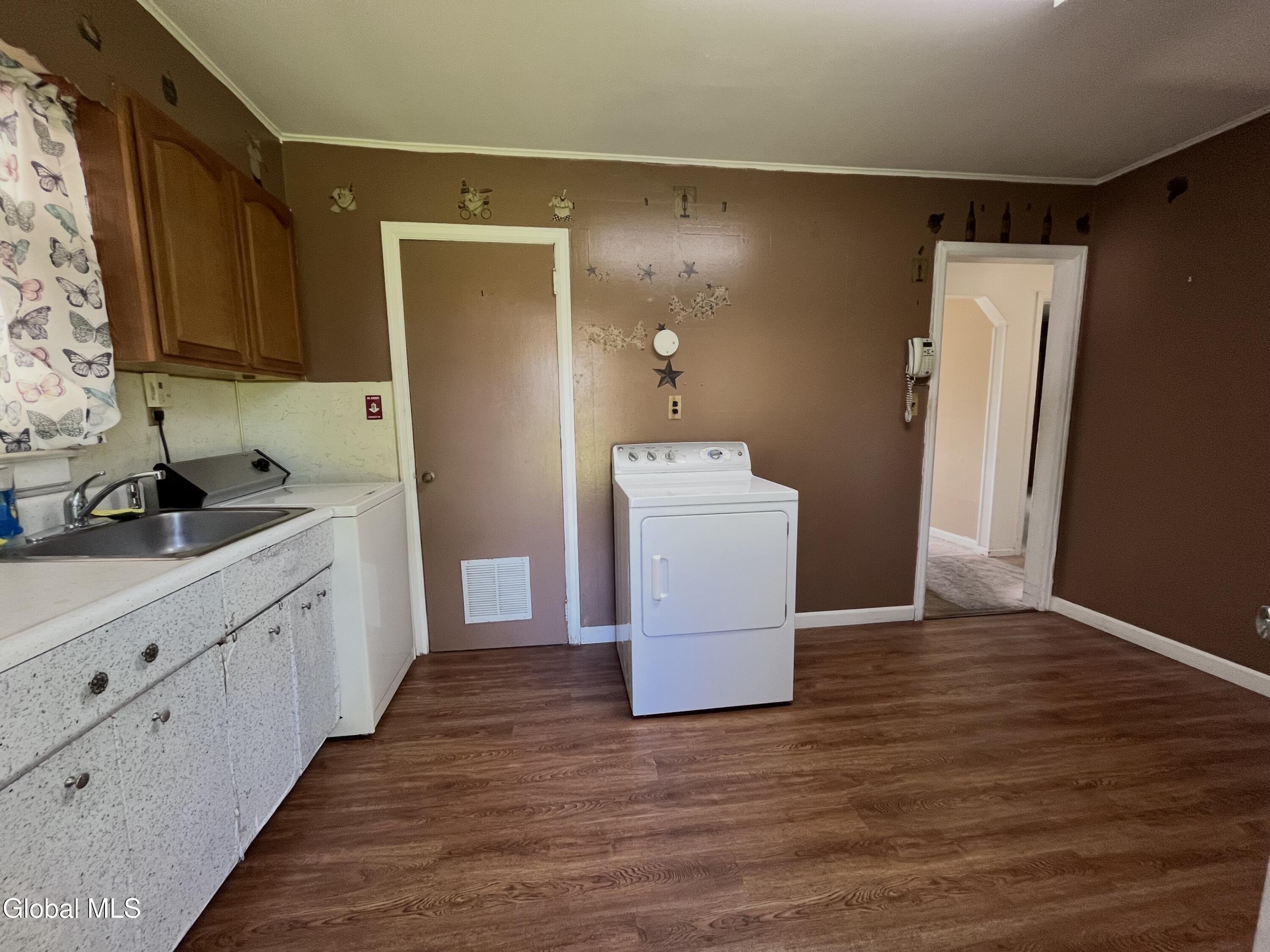 787 Troy-Schenectady Road Colonie, NY 12110 - Photo 21 of 29 IMG_2550