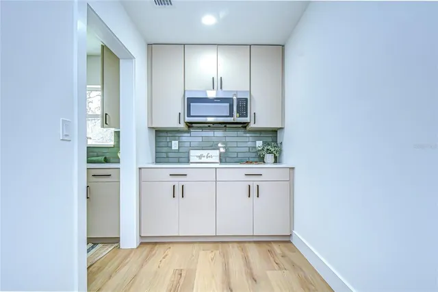 $545,000 | 909 Lake Charles Circle, Lutz, FL 33548