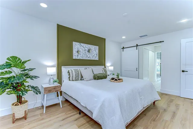 $545,000 | 909 Lake Charles Circle, Lutz, FL 33548