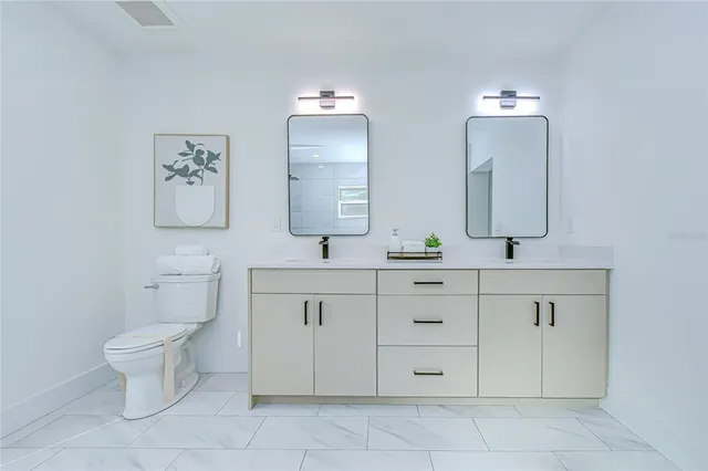 $545,000 | 909 Lake Charles Circle, Lutz, FL 33548