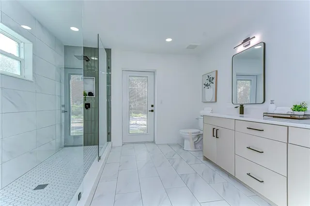 $545,000 | 909 Lake Charles Circle, Lutz, FL 33548