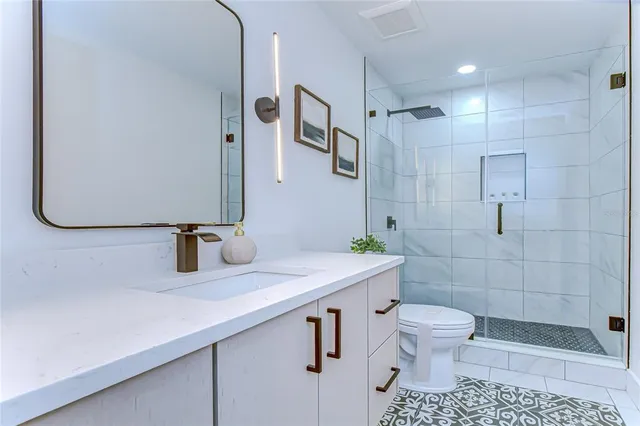 $545,000 | 909 Lake Charles Circle, Lutz, FL 33548