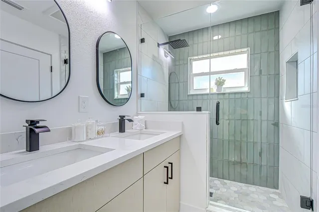 $545,000 | 909 Lake Charles Circle, Lutz, FL 33548