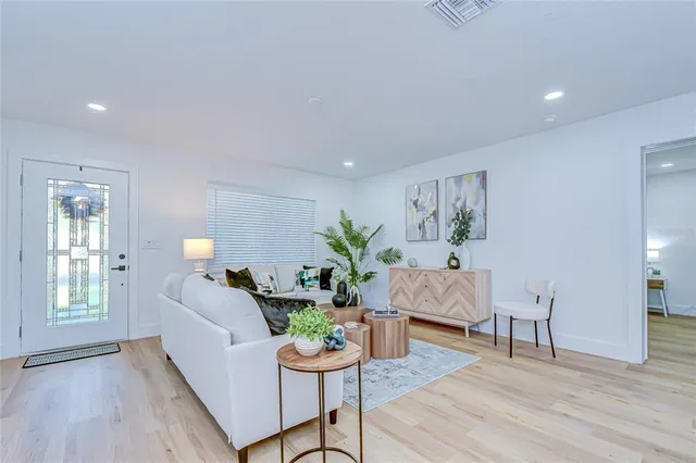 $545,000 | 909 Lake Charles Circle, Lutz, FL 33548