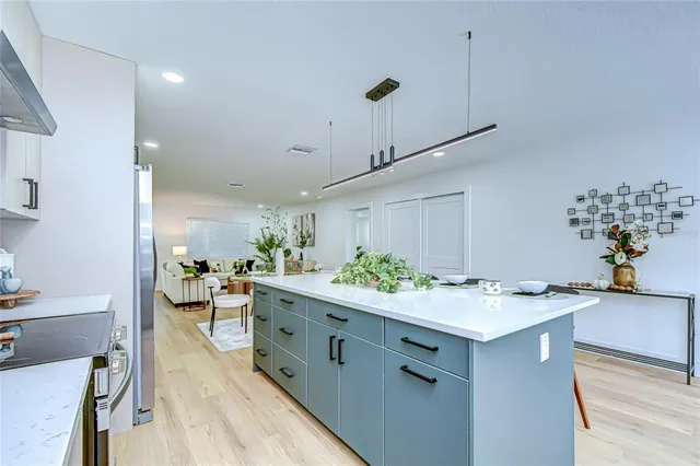 $545,000 | 909 Lake Charles Circle, Lutz, FL 33548