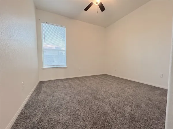 $1,800 | 313 South 6th Street, Kenedy, TX 78119