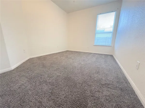 $1,800 | 313 South 6th Street, Kenedy, TX 78119