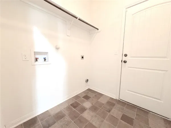 $1,800 | 313 South 6th Street, Kenedy, TX 78119