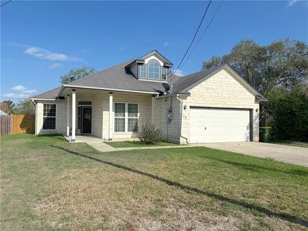 $1,800 | 313 South 6th Street, Kenedy, TX 78119