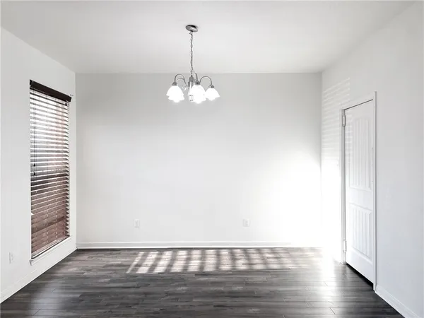 $1,800 | 313 South 6th Street, Kenedy, TX 78119